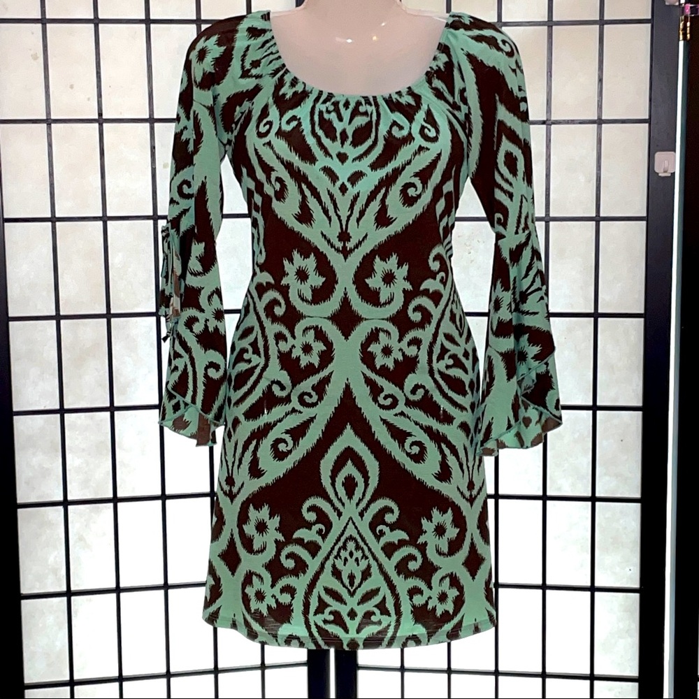 2 B together ladies dress size small